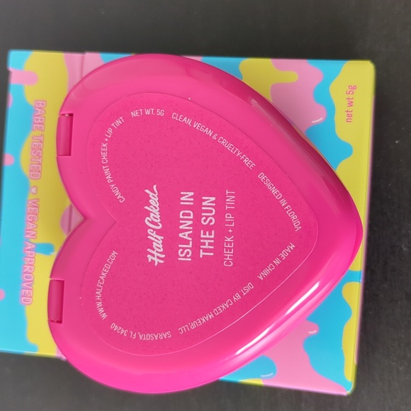 Half Caked cream blush - Picture 2 of 4